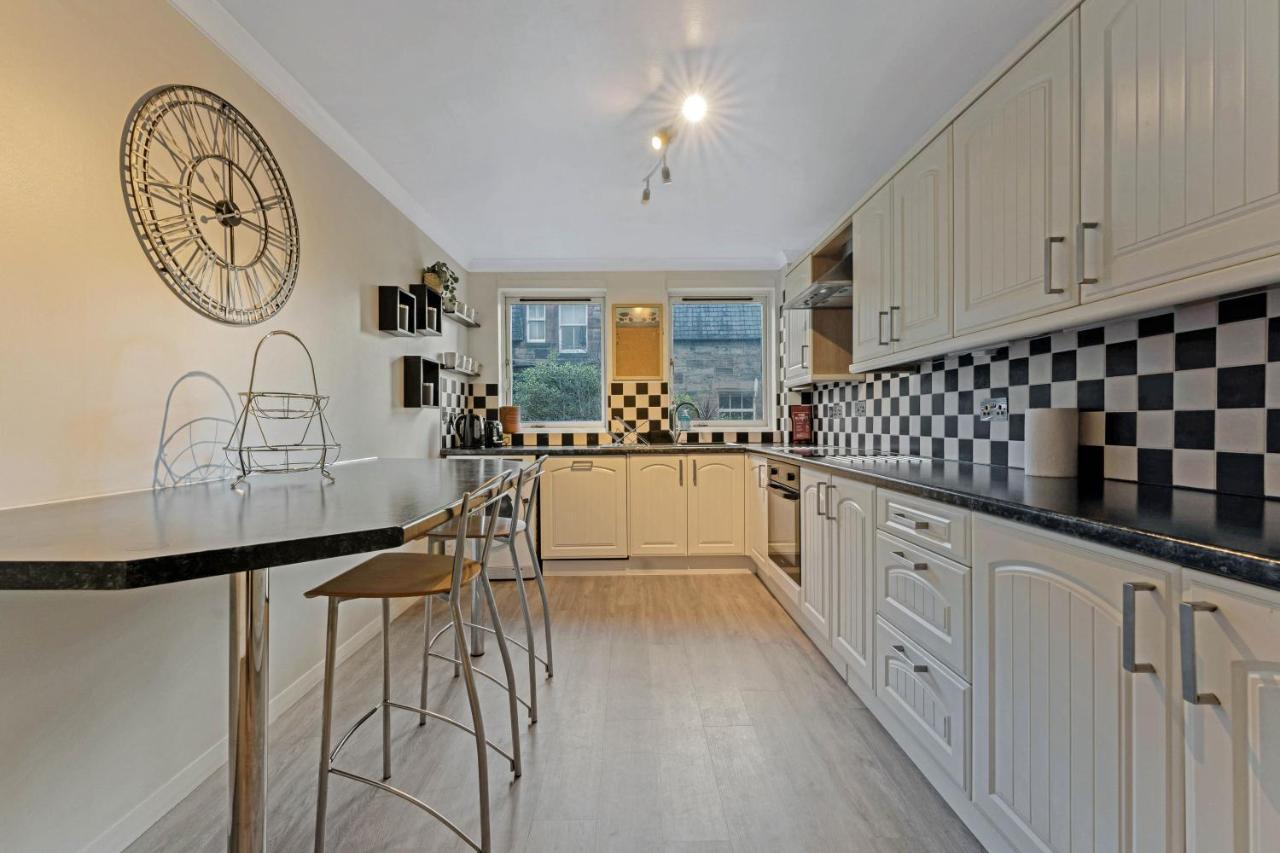 Elegant & Unique Getaway - Spacious 3 Bedroom, 2 Bathroom City Centre Apartment - Free Allocated Parking. Edinburgh Exterior photo