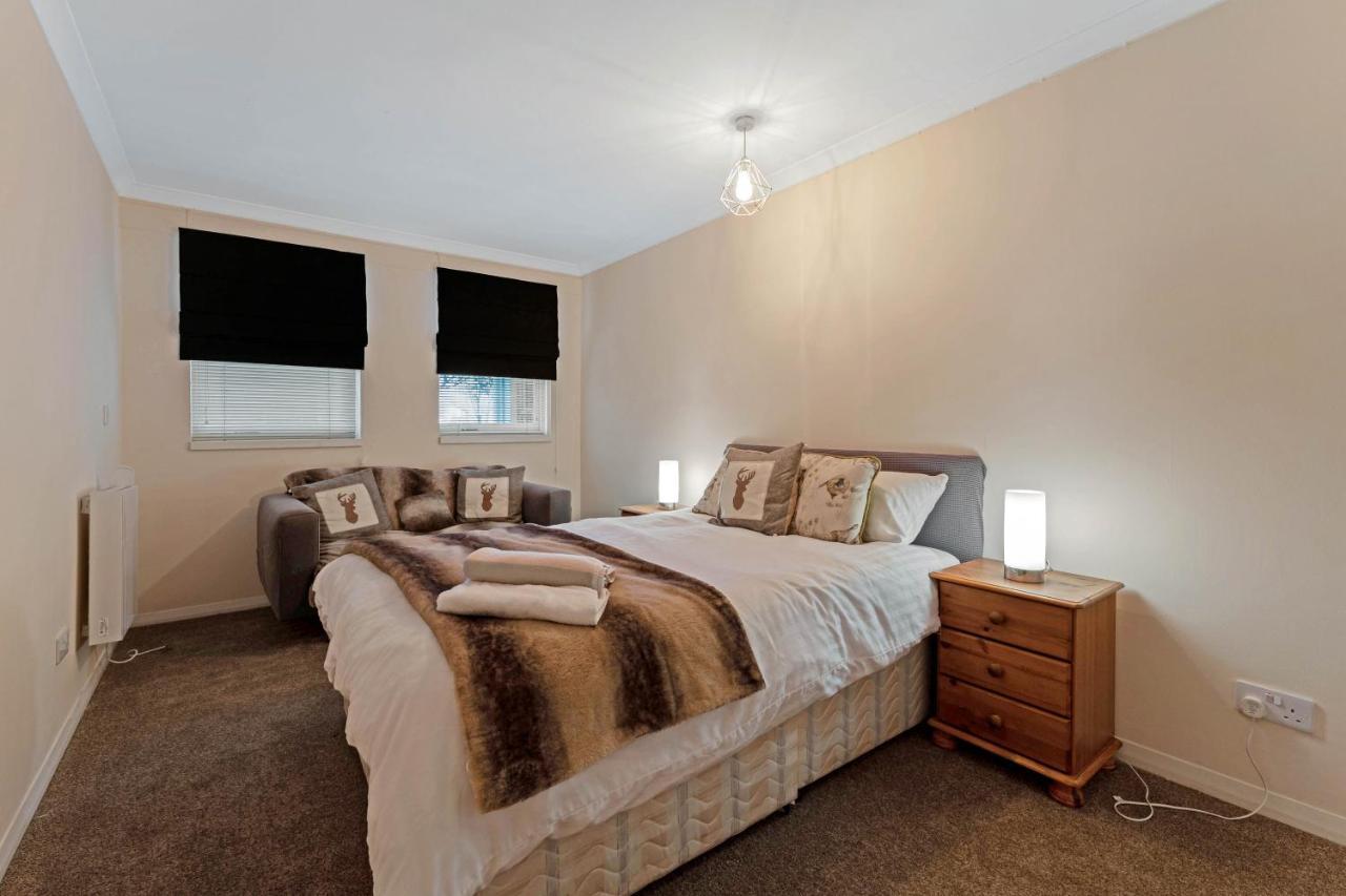 Elegant & Unique Getaway - Spacious 3 Bedroom, 2 Bathroom City Centre Apartment - Free Allocated Parking. Edinburgh Exterior photo