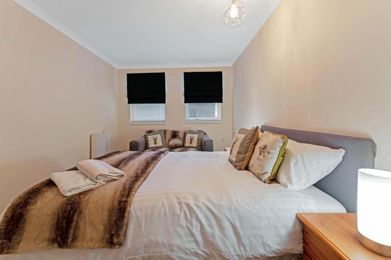 Elegant & Unique Getaway - Spacious 3 Bedroom, 2 Bathroom City Centre Apartment - Free Allocated Parking. Edinburgh Exterior photo