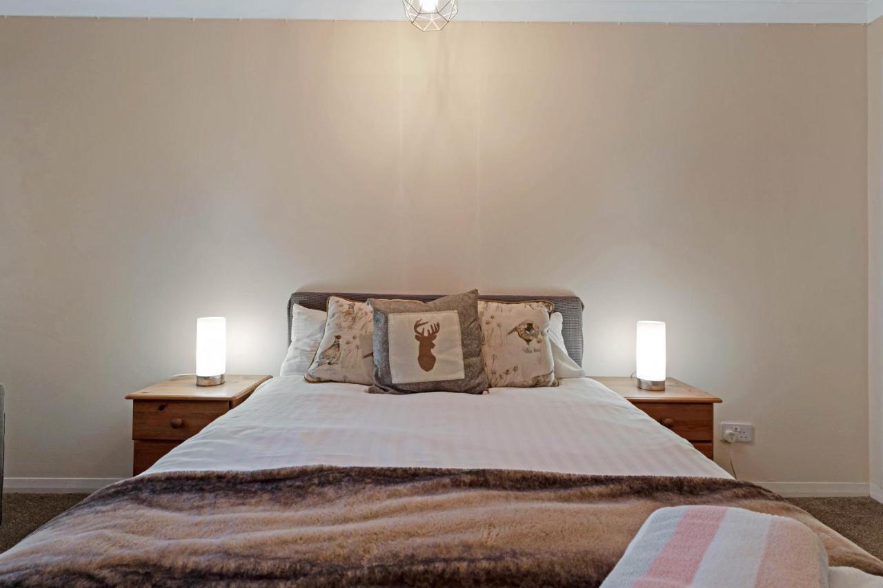 Elegant & Unique Getaway - Spacious 3 Bedroom, 2 Bathroom City Centre Apartment - Free Allocated Parking. Edinburgh Exterior photo
